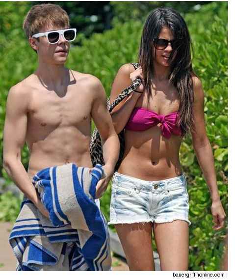 justin bieber selena gomez hawaii 2011. Justin Bieber amp; Selena Gomez